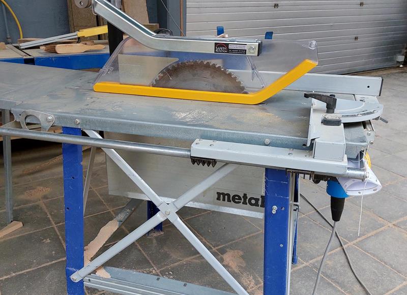 Protection for worksite circular saws